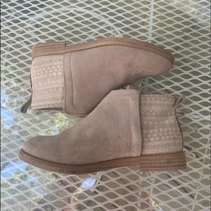 ⭐️⭐️Toms Ankle Boots Sz 1Y Nice Shape⭐️⭐️